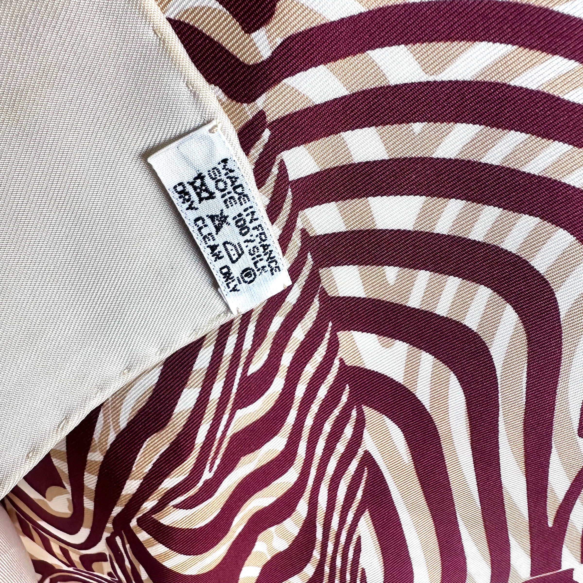 Waves of chic - HERMES SCARF 90 CM