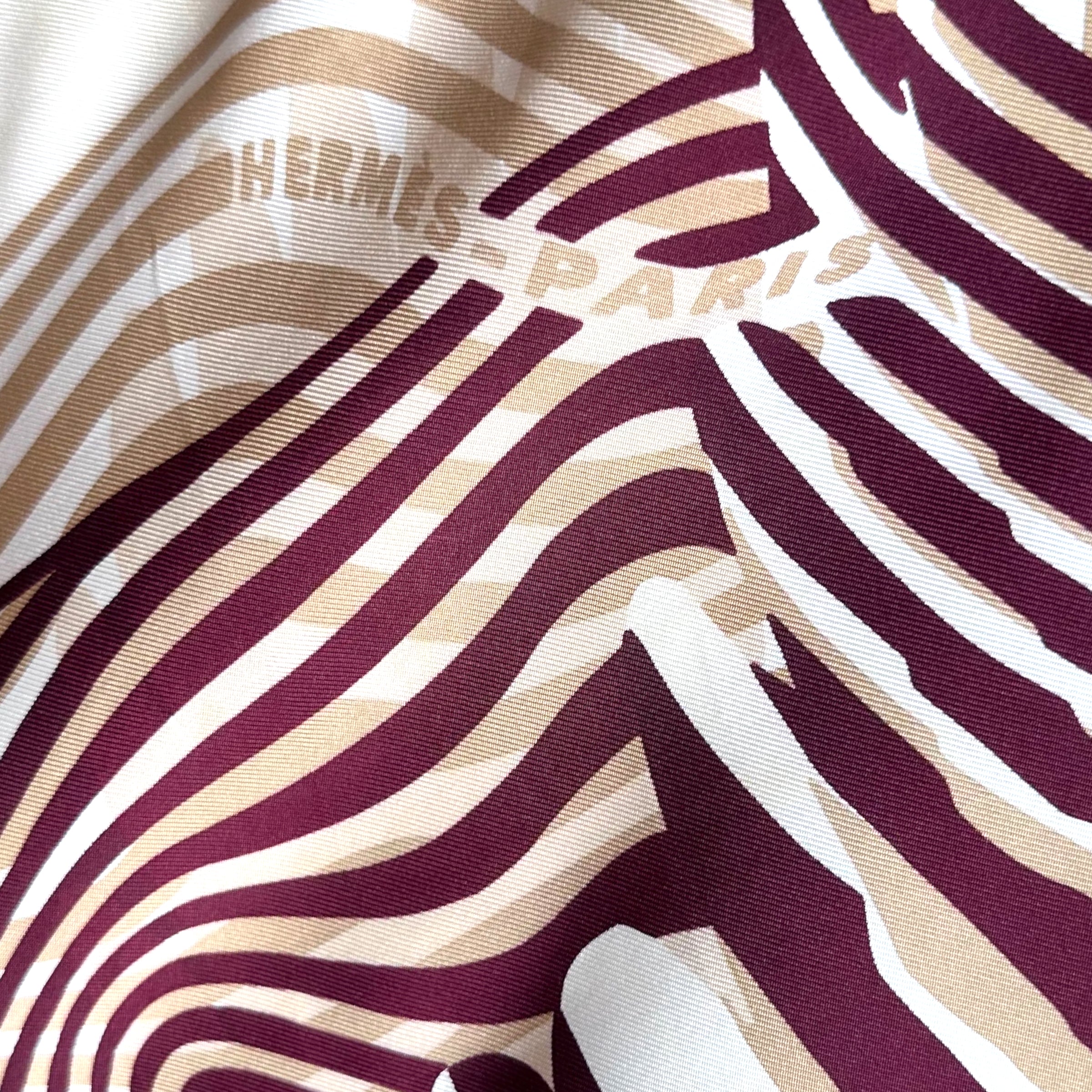 Waves of chic - HERMES SCARF 90 CM