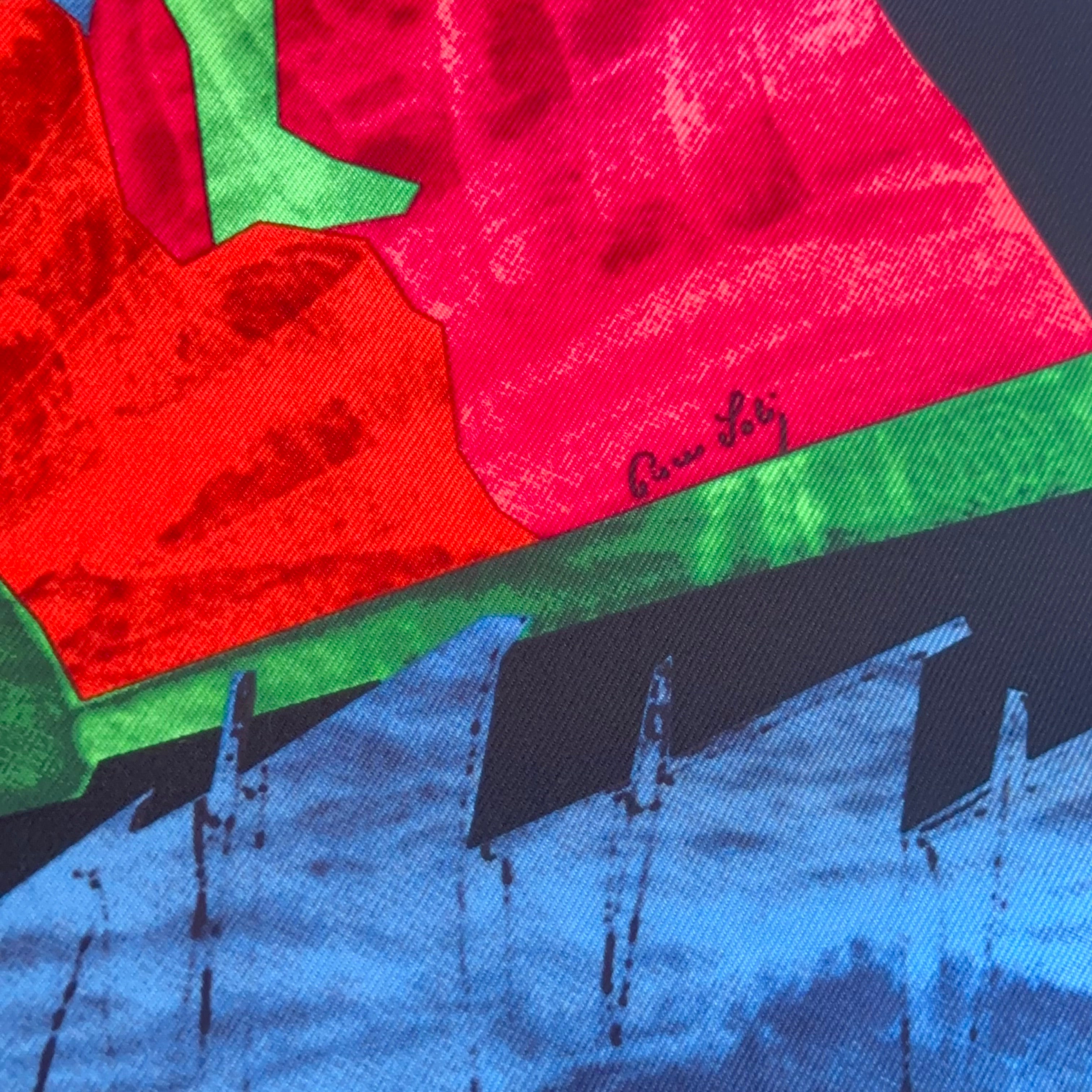 Le foulard Hermès Pierre Loti fond noir avec signature de Pierre Loti manuscrite dans le dessin