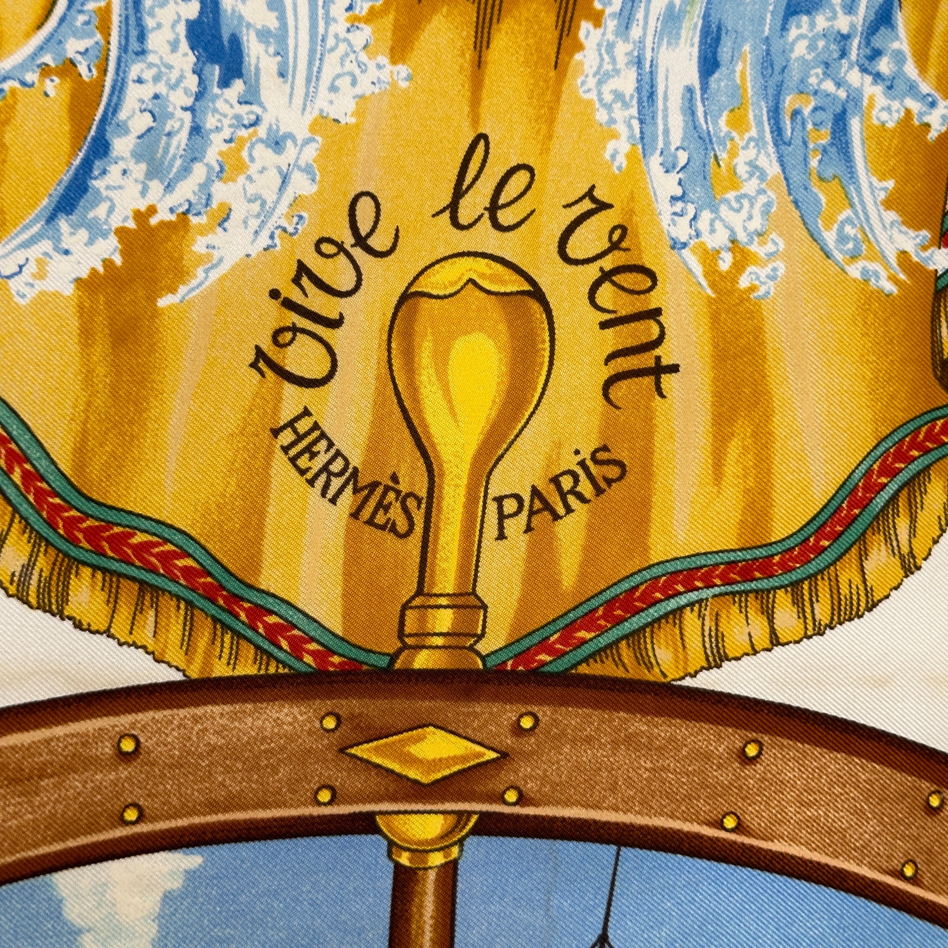 nom-du-foulard-hermes-vive-le-vent