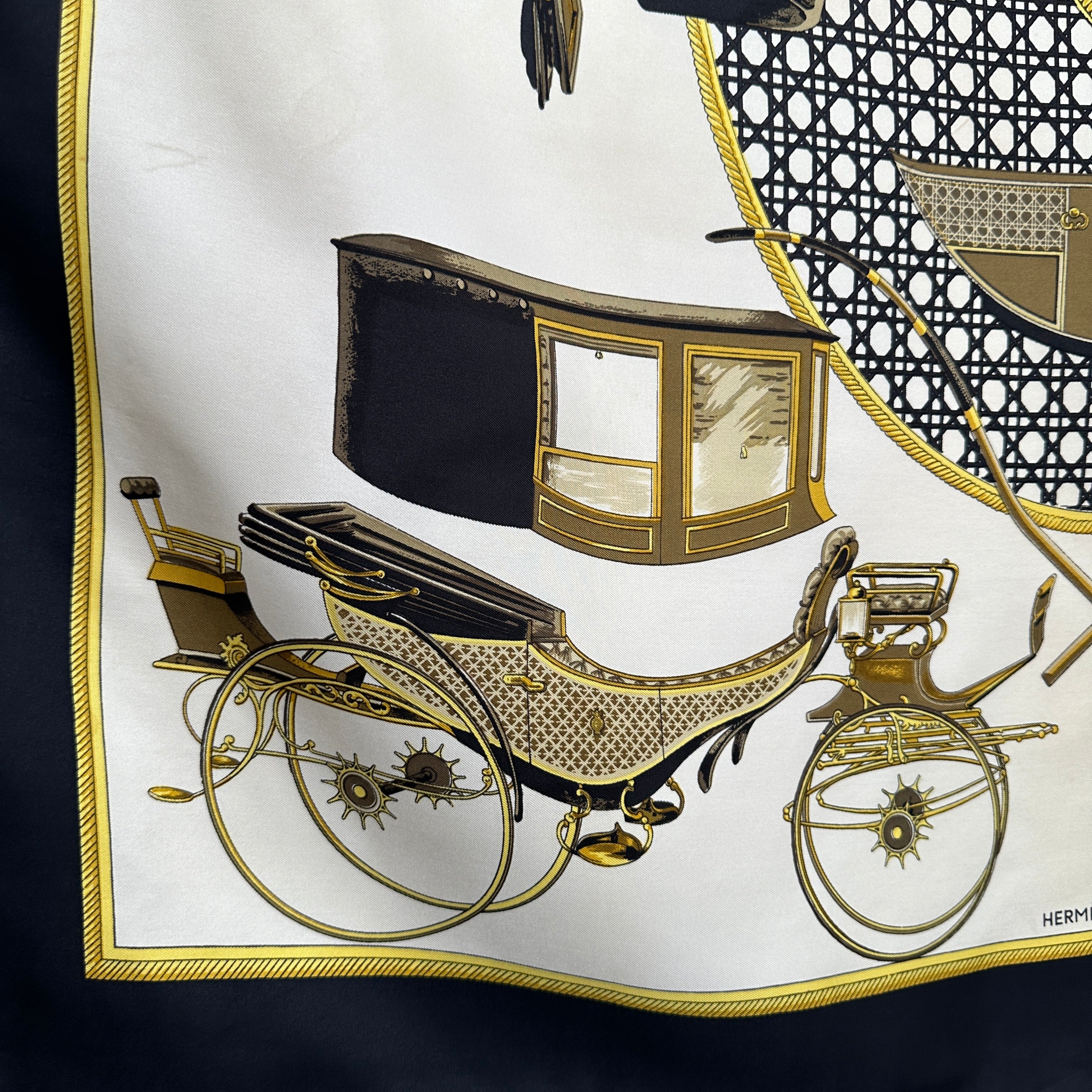 detail-du-foulard-hermes-voitures-a-transformation