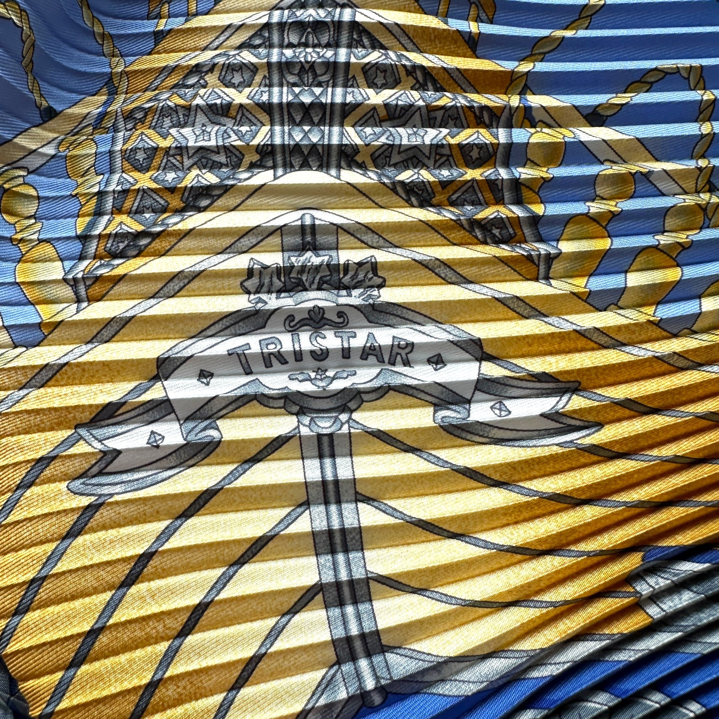 Zoom sur le plissage permanent – structure en relief