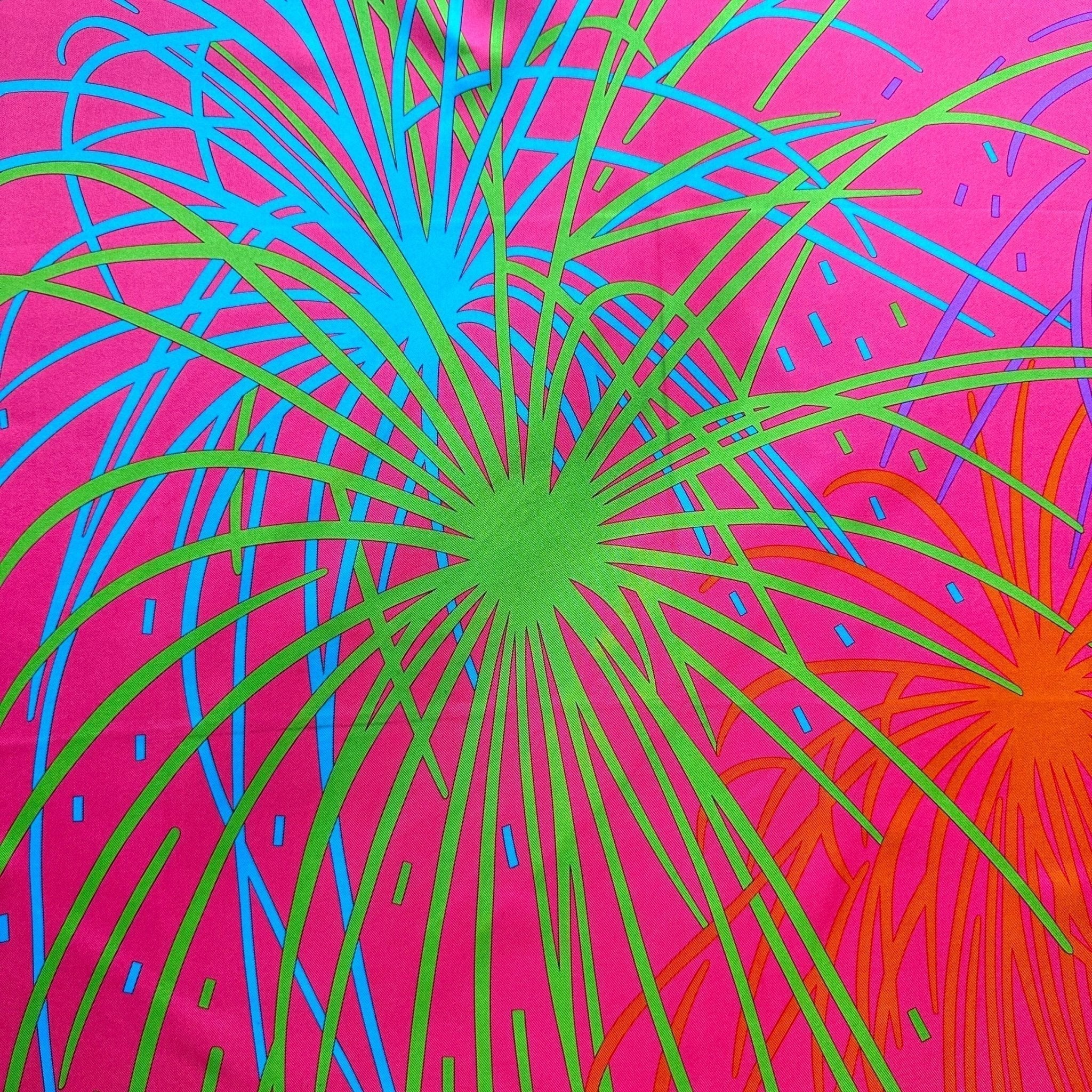 Détail du motif graphique et des couleurs vives d'un carré Hermès par Wlodek Kaminski.