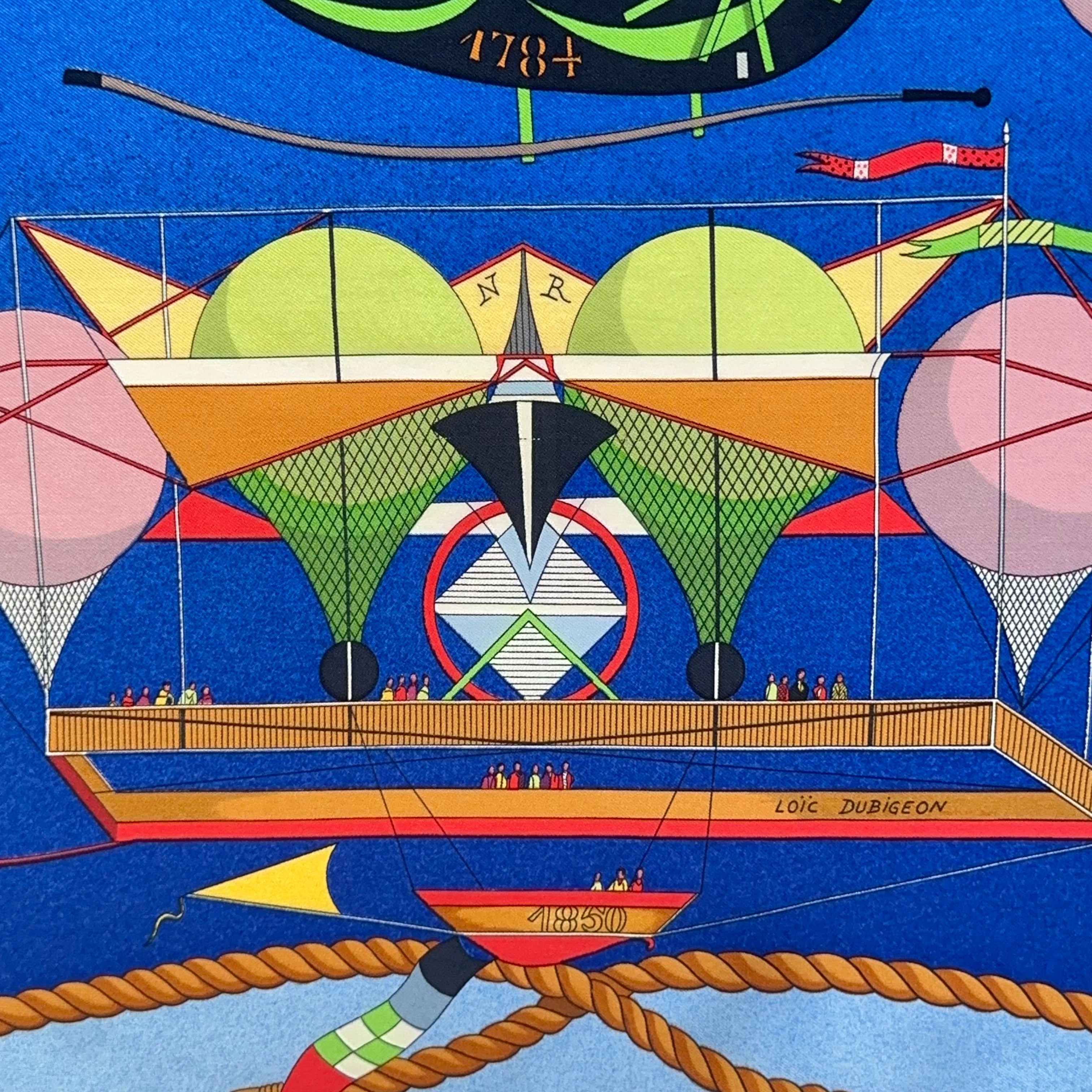 Gros plan sur une machine volante complexe de 1850 avec ballons verts et nacelle en bois, signature de l'artiste "Loïc Dubigeon".