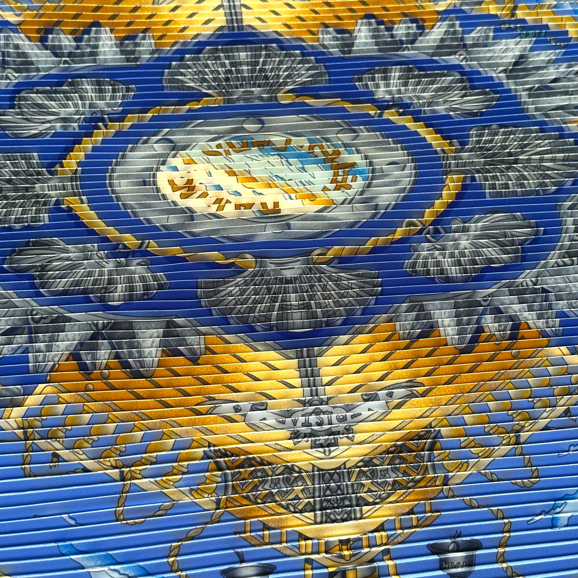 Deuxième vue du carré Railing plissé – texture et plis visibles